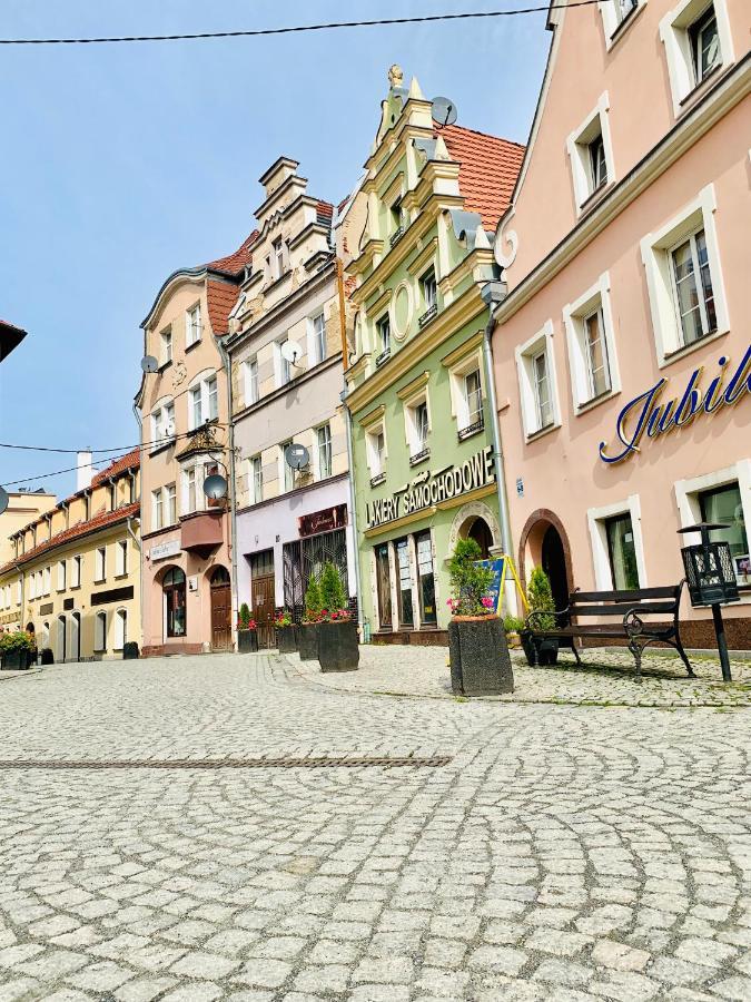 Apartament W Centrum Miasta Z Darmowym Parkingiem Dla Dwojga -Apartamenty Pod Zlotym Lwem Kłodzko Exterior foto